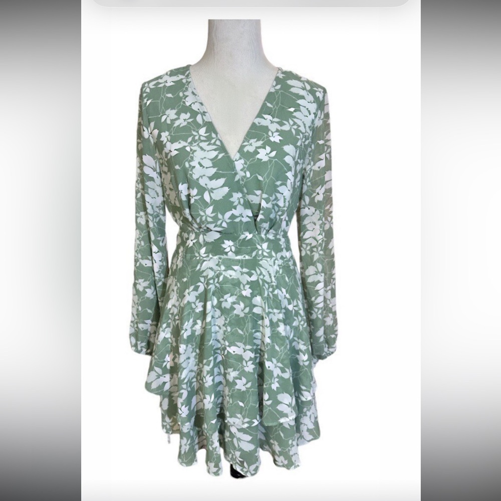 Chic Green Floral Mini Dress